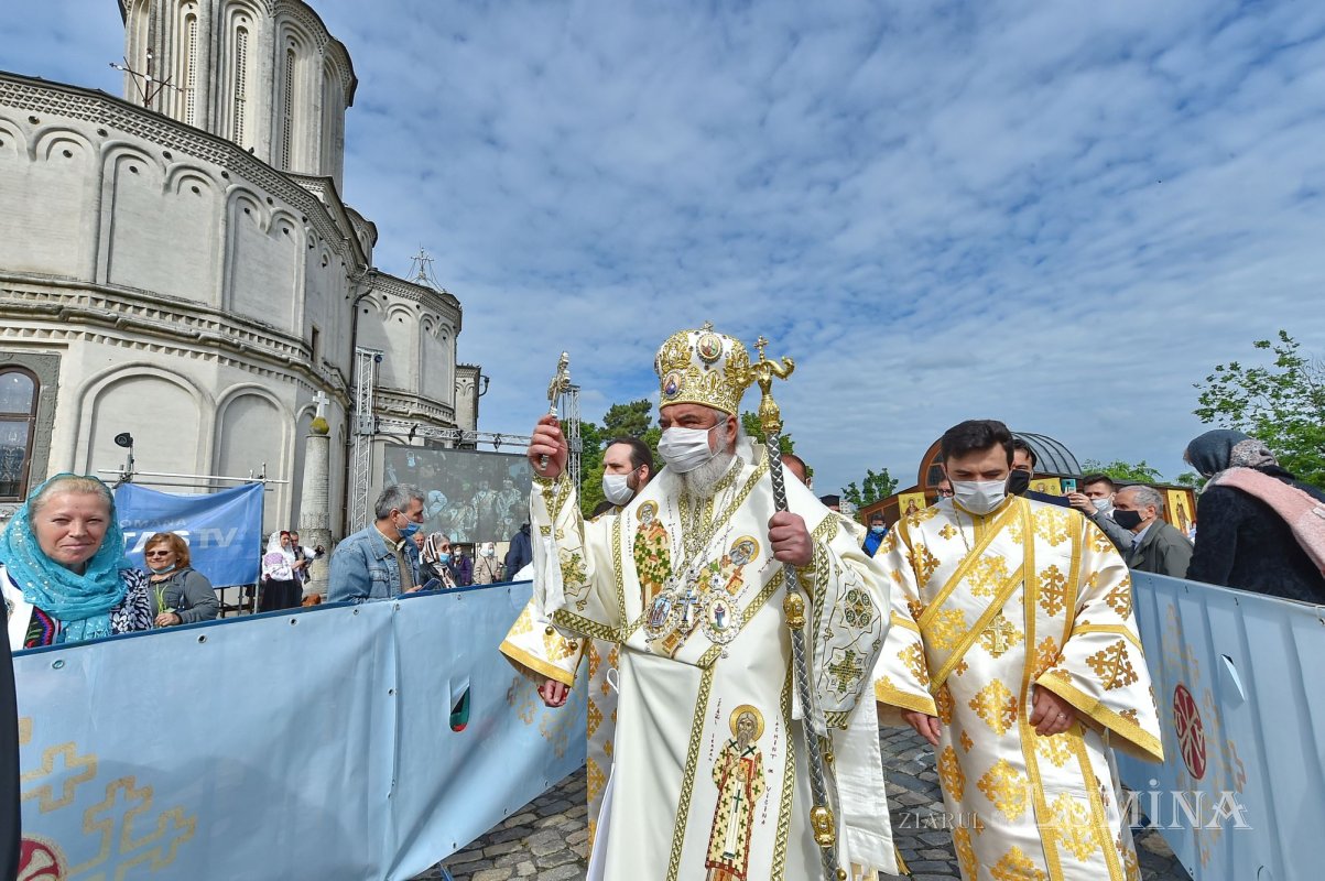 Hramul istoric al Catedralei Patriarhale din București 171655