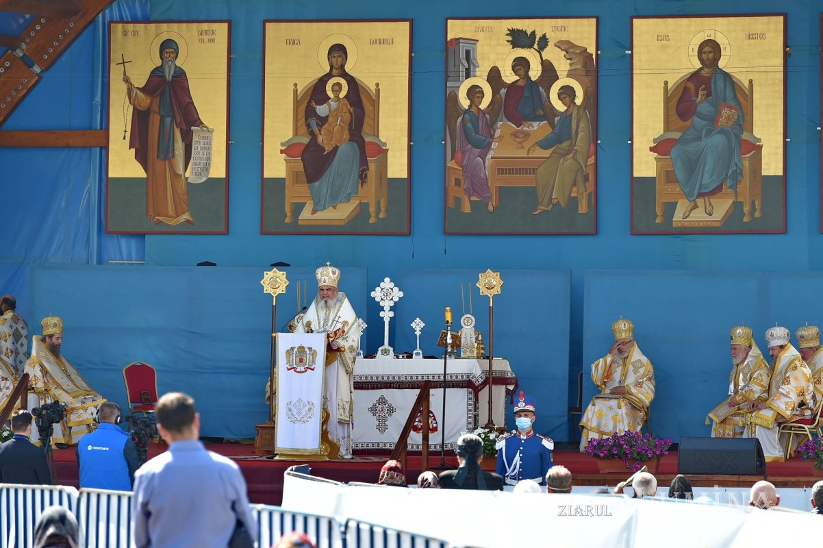 Hramul istoric al Catedralei Patriarhale din București 171685