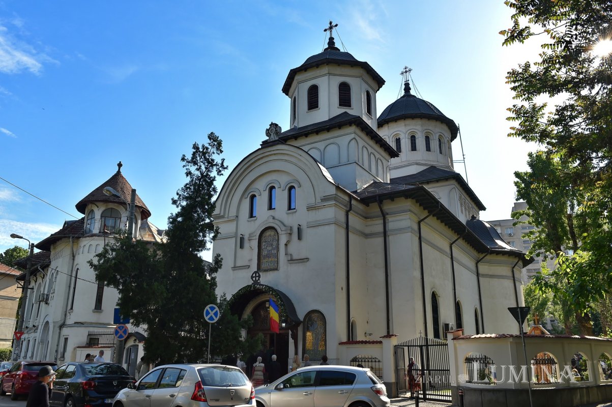 A fost sfințită pictura bisericii Parohiei Cărămidarii de Jos 171758