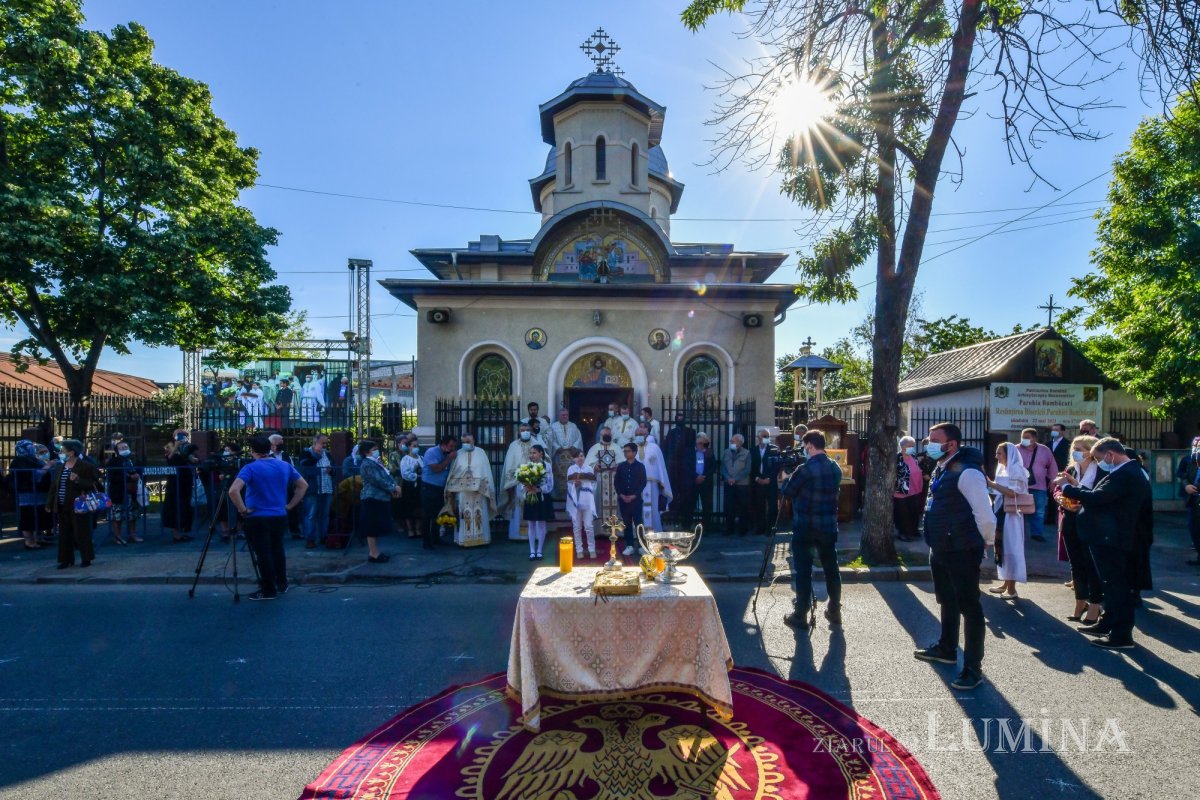 Veşmânt nou de har pentru Biserica Bumbăcari din Capitală 171805