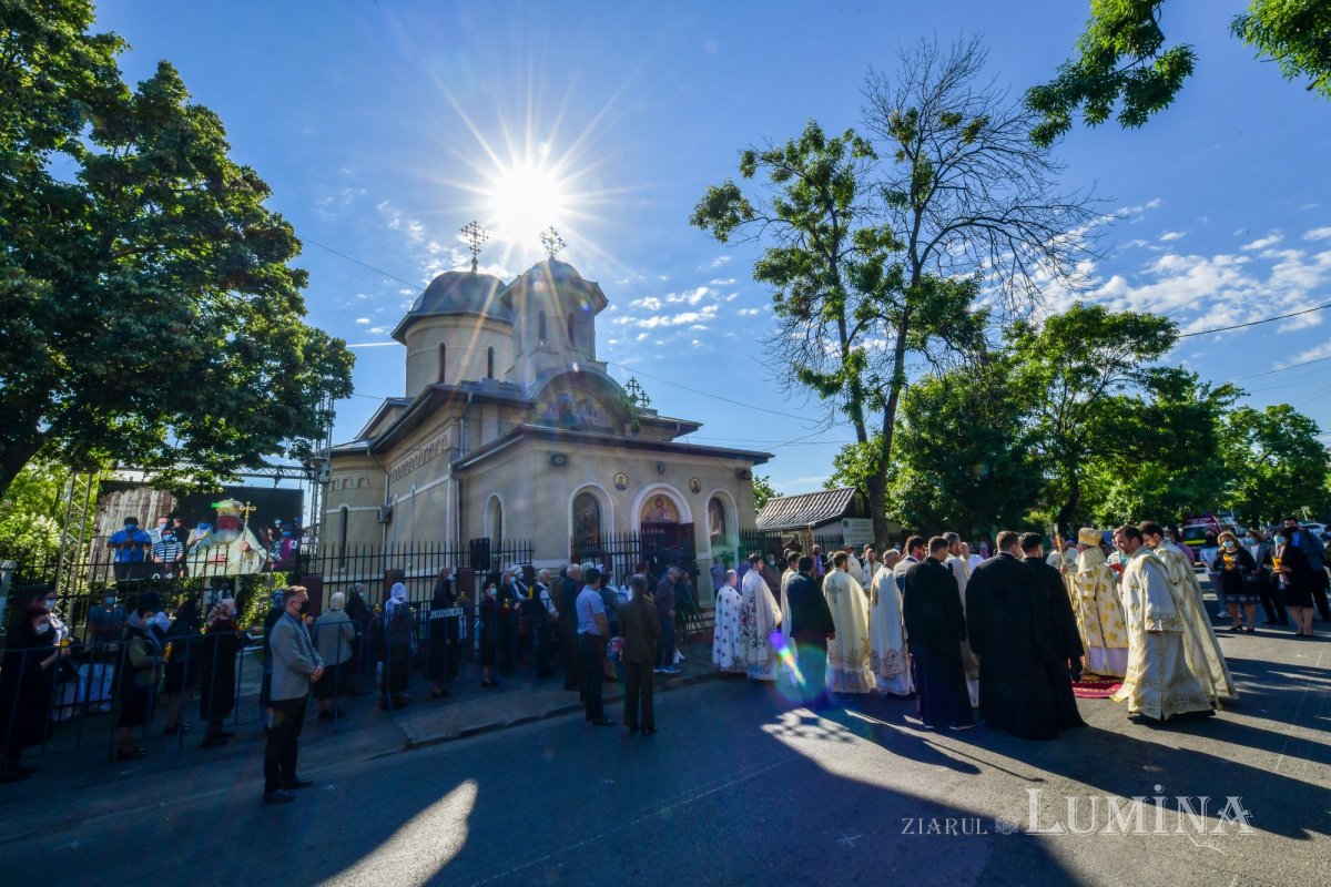 Veşmânt nou de har pentru Biserica Bumbăcari din Capitală 171811