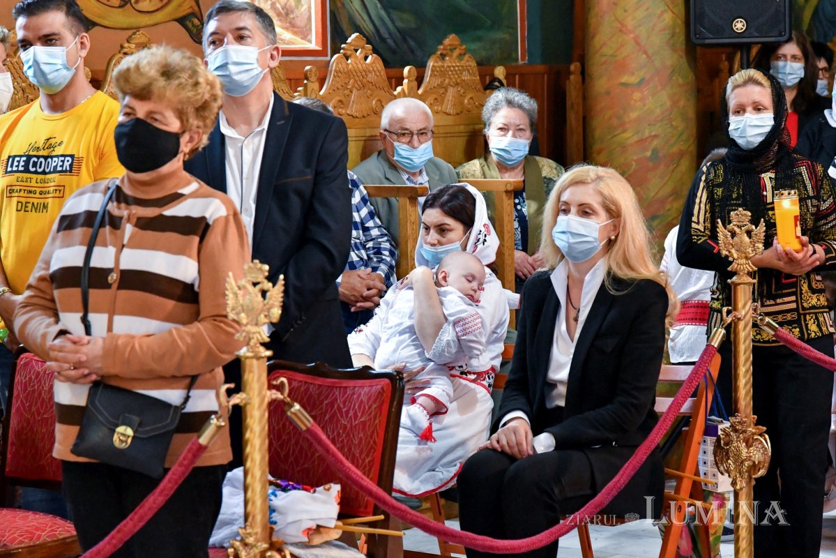 Veşmânt nou de har pentru Biserica Bumbăcari din Capitală 171817