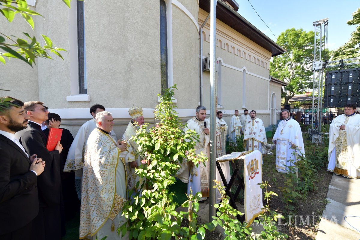 Veşmânt nou de har pentru Biserica Bumbăcari din Capitală 171821