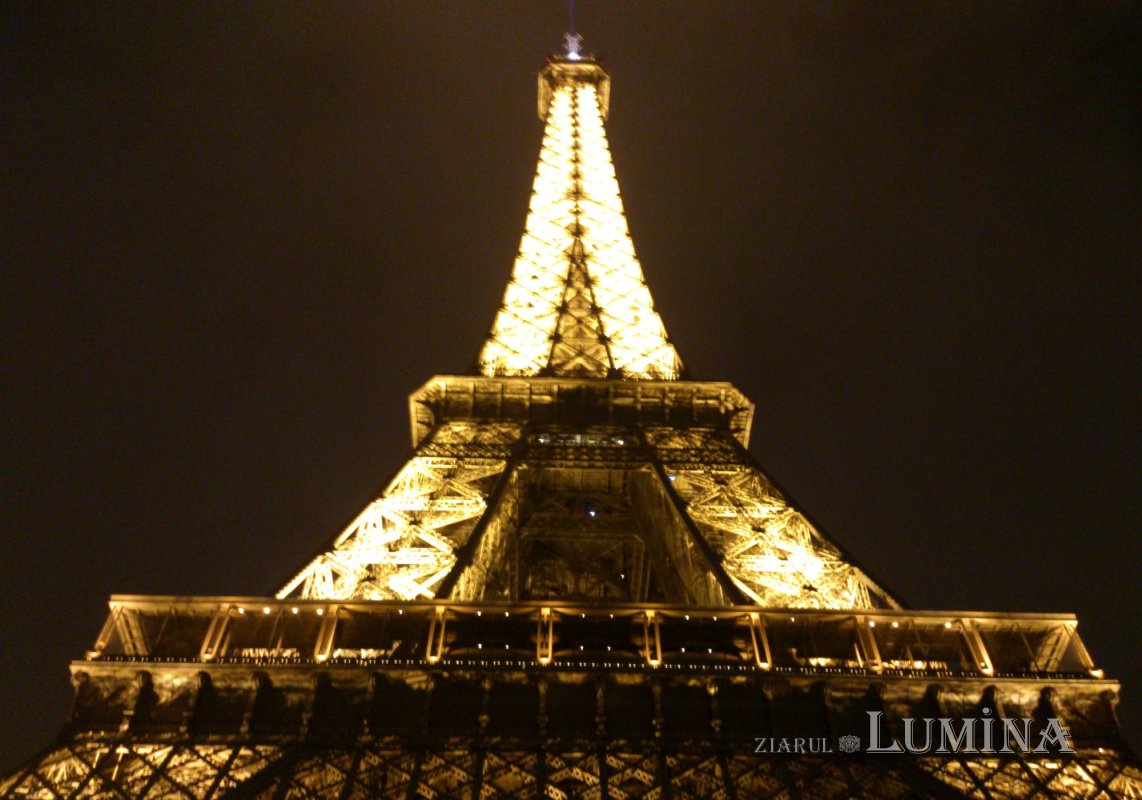 În iulie se deschide Turnul Eiffel 171904