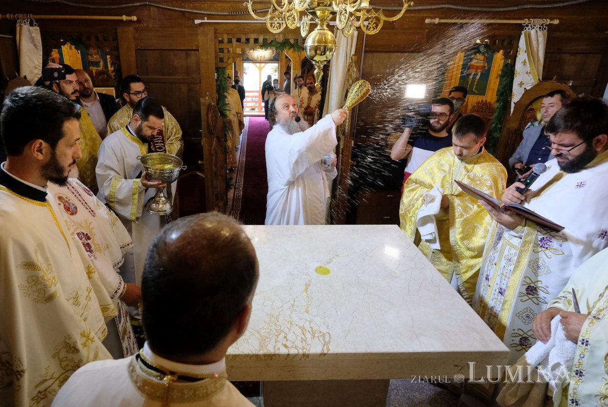 Sfințirea bisericii din localitatea ilfoveană Vlădiceasca 172571