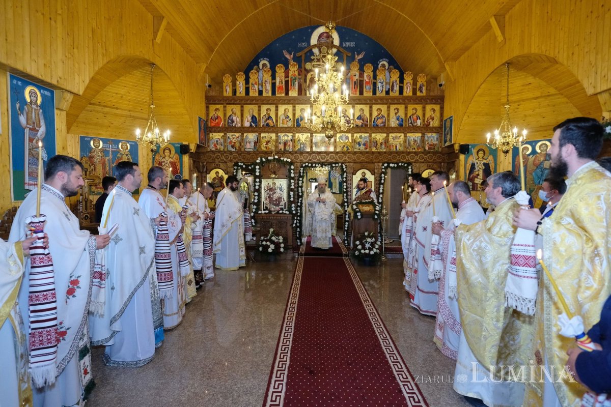 Sfințirea bisericii din localitatea ilfoveană Vlădiceasca 172581