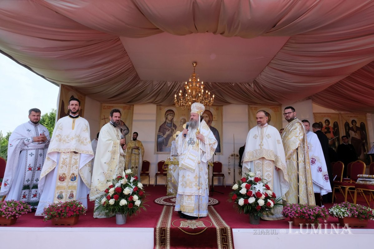 Sfințirea bisericii din localitatea ilfoveană Vlădiceasca 172582