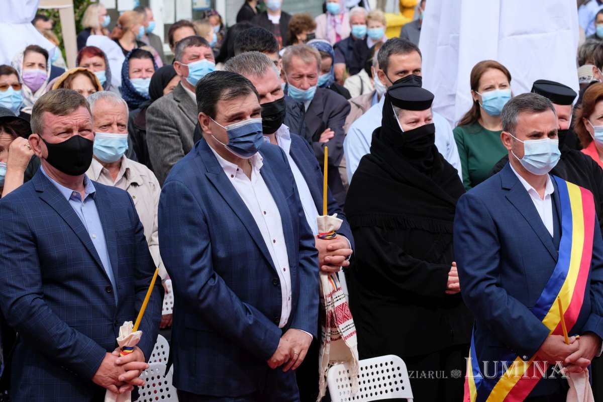 Sfințirea bisericii din localitatea ilfoveană Vlădiceasca 172584