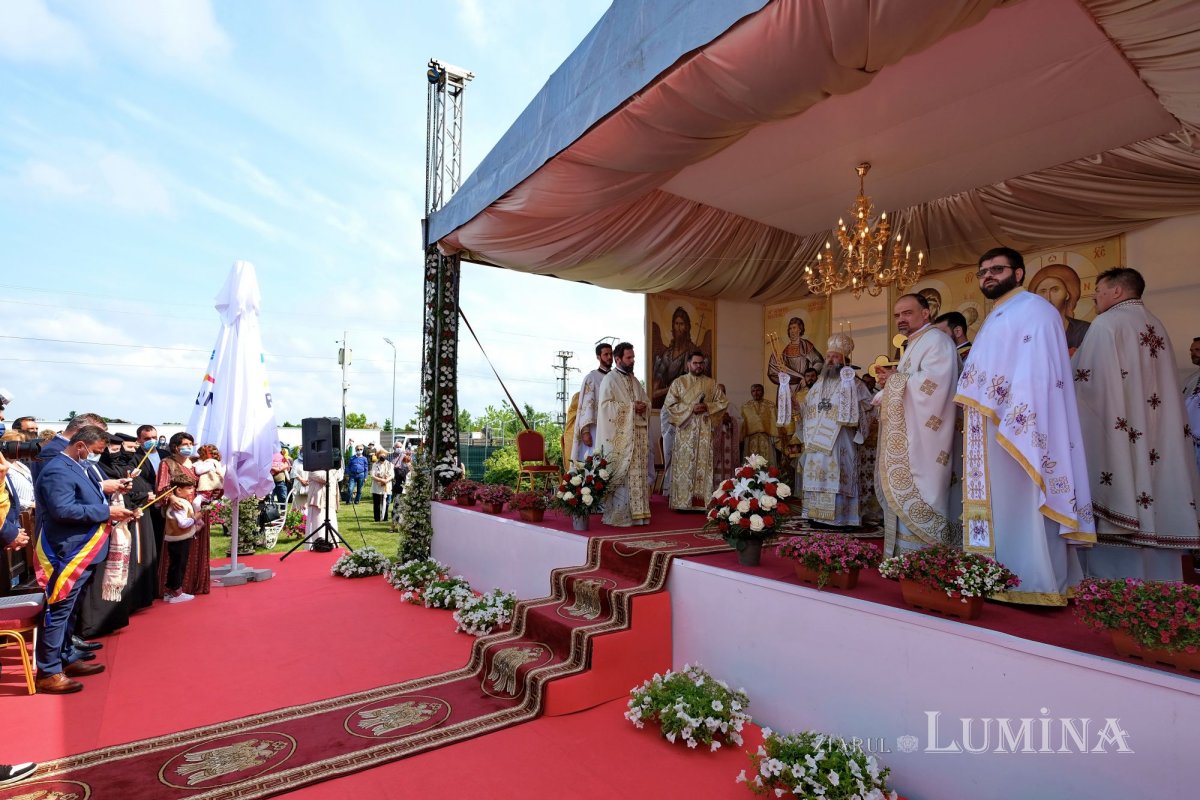 Sfințirea bisericii din localitatea ilfoveană Vlădiceasca 172592