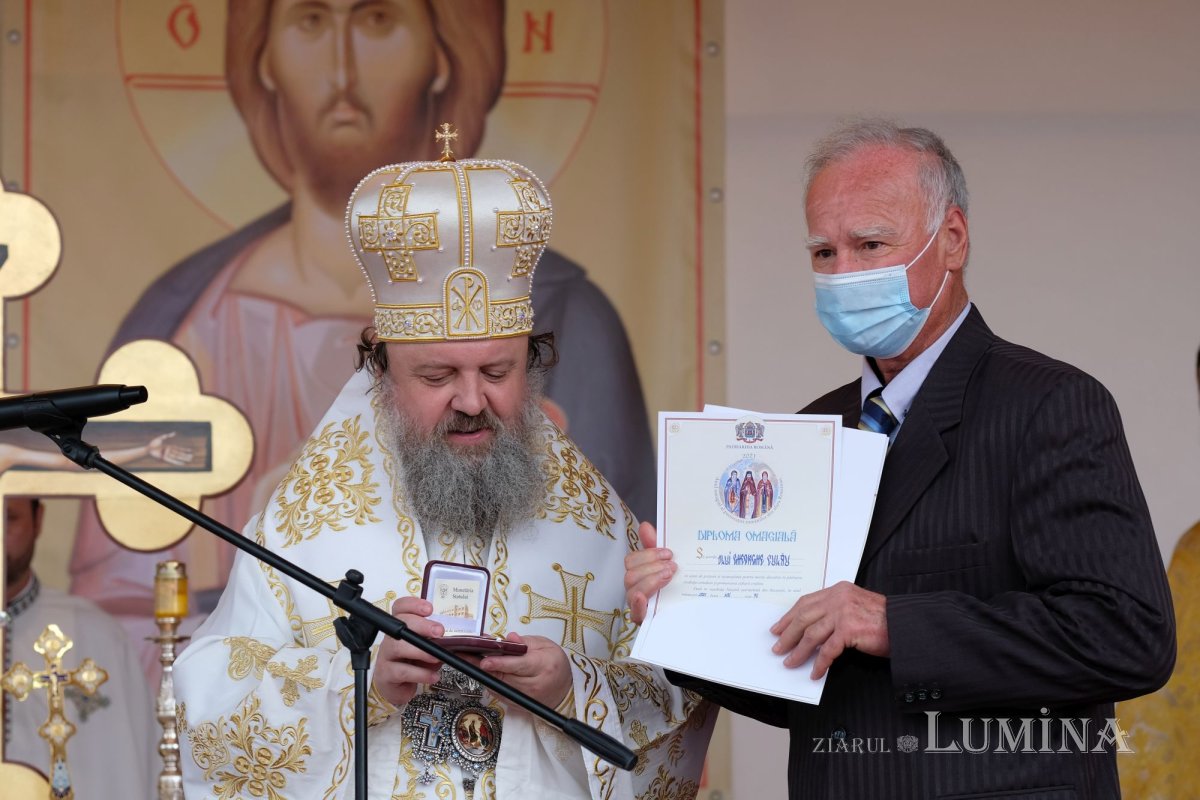 Sfințirea bisericii din localitatea ilfoveană Vlădiceasca 172605