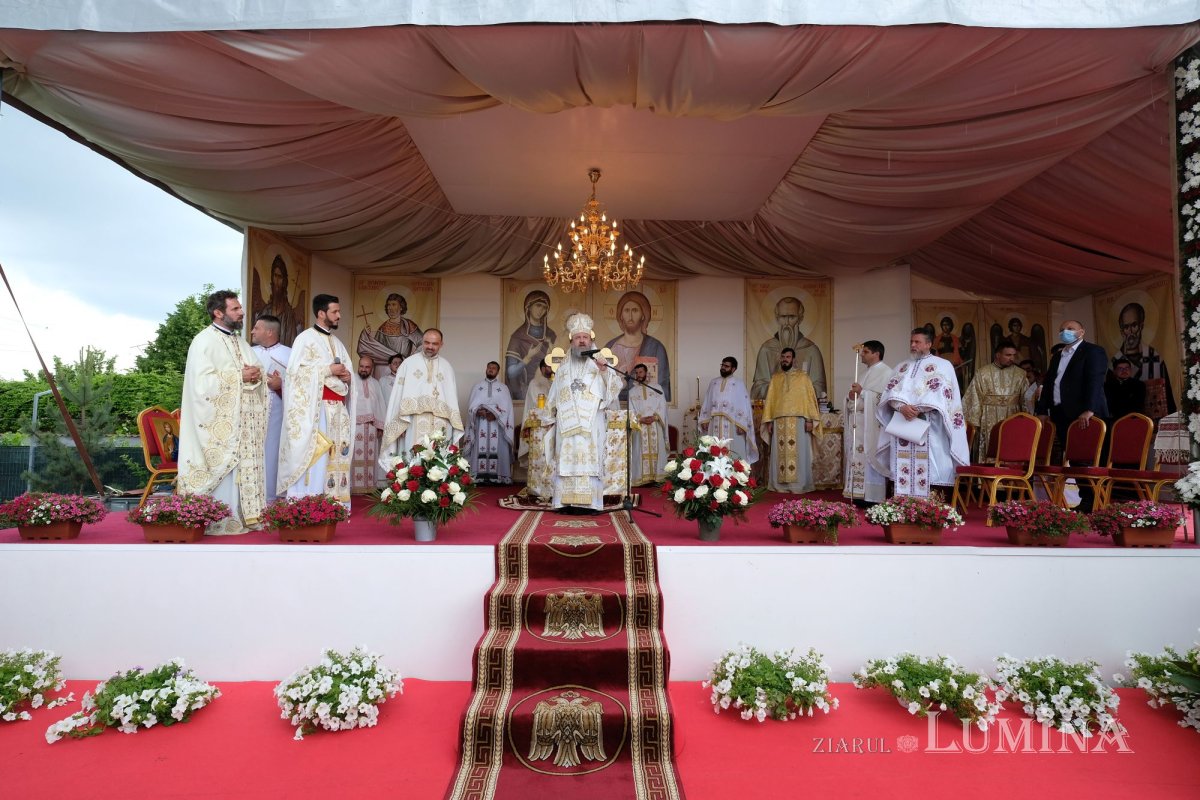 Sfințirea bisericii din localitatea ilfoveană Vlădiceasca 172616
