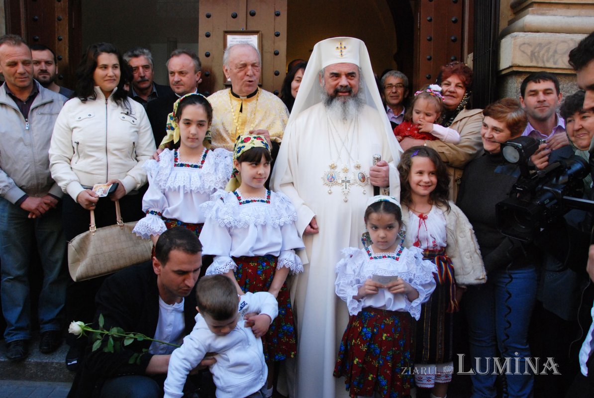 Duminica Părinţilor şi Copiilor - prilej de omagiere şi susţinere a familiei creștine 172780