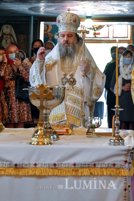 A fost sfințită noua catapeteasmă a bisericii Parohiei Belu-Pieptănari din Capitală 172972