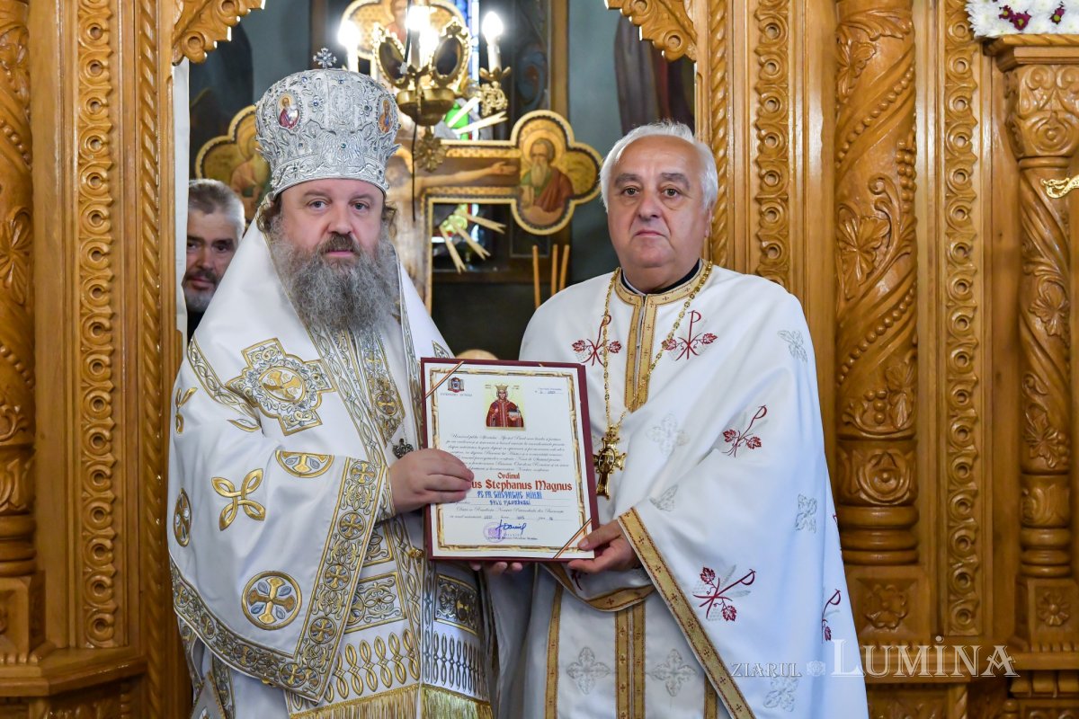 A fost sfințită noua catapeteasmă a bisericii Parohiei Belu-Pieptănari din Capitală 172998