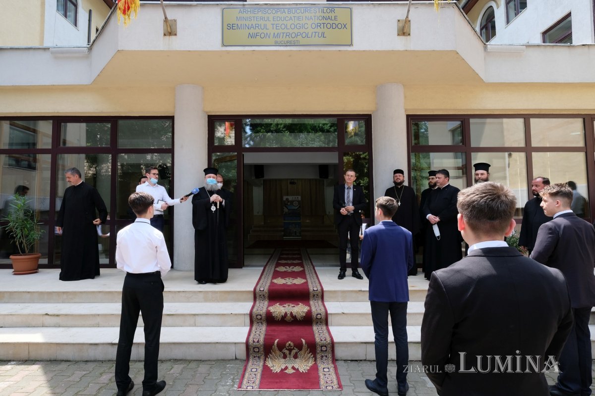 Preşedintele Academiei Române a vizitat Mănăstirea Radu Vodă și seminarul  din vecinătate 173206