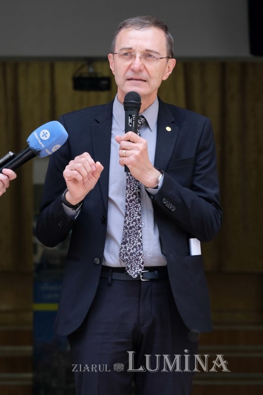 Preşedintele Academiei Române a vizitat Mănăstirea Radu Vodă și seminarul  din vecinătate 173210