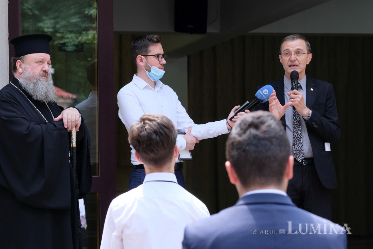 Preşedintele Academiei Române a vizitat Mănăstirea Radu Vodă și seminarul  din vecinătate 173212