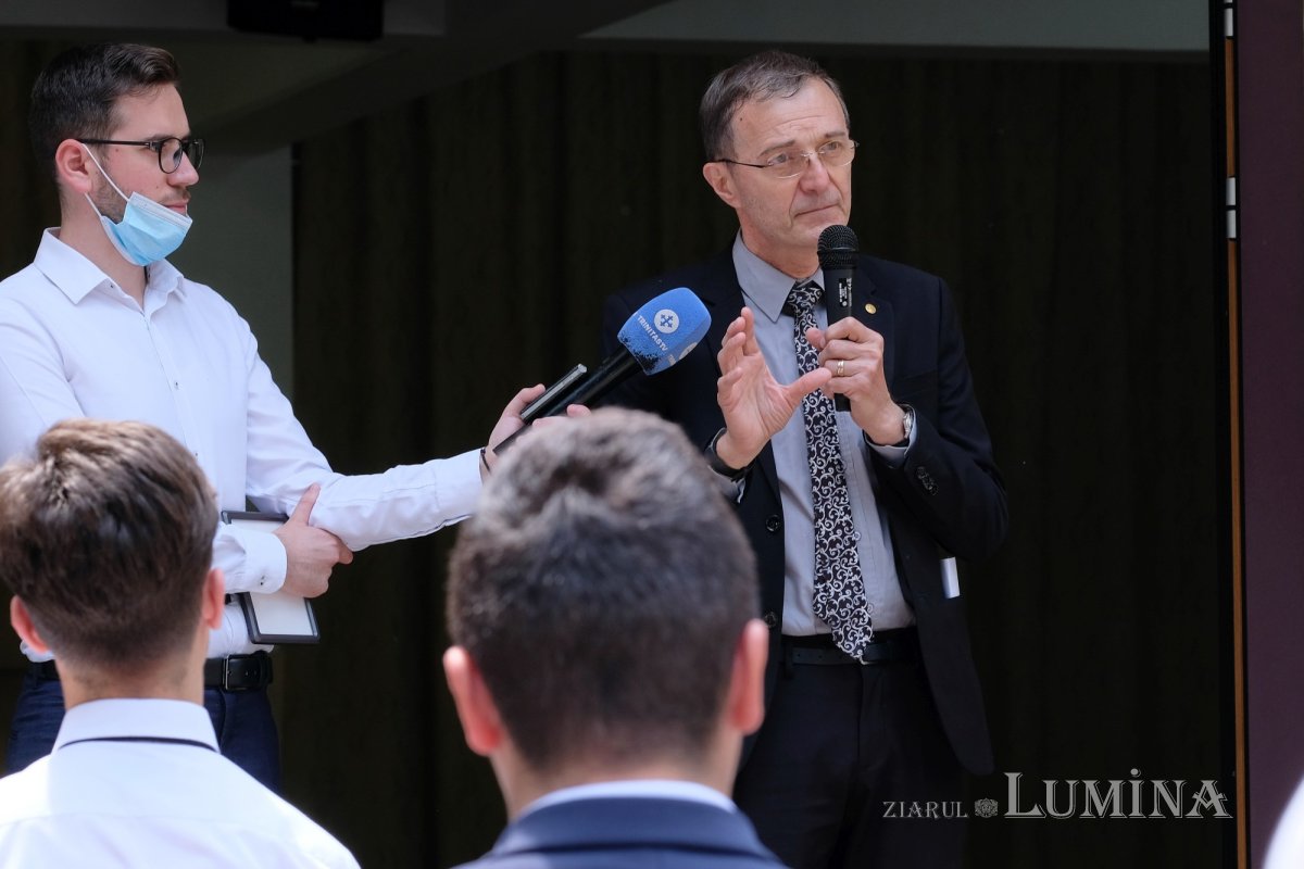 Preşedintele Academiei Române a vizitat Mănăstirea Radu Vodă și seminarul  din vecinătate 173213