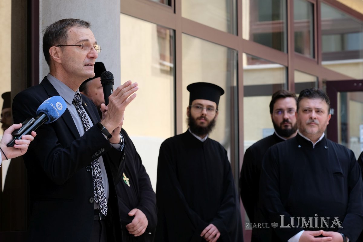 Preşedintele Academiei Române a vizitat Mănăstirea Radu Vodă și seminarul  din vecinătate 173214