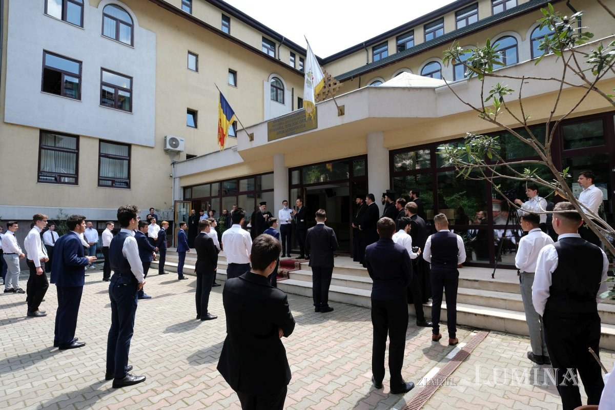 Preşedintele Academiei Române a vizitat Mănăstirea Radu Vodă și seminarul  din vecinătate 173219