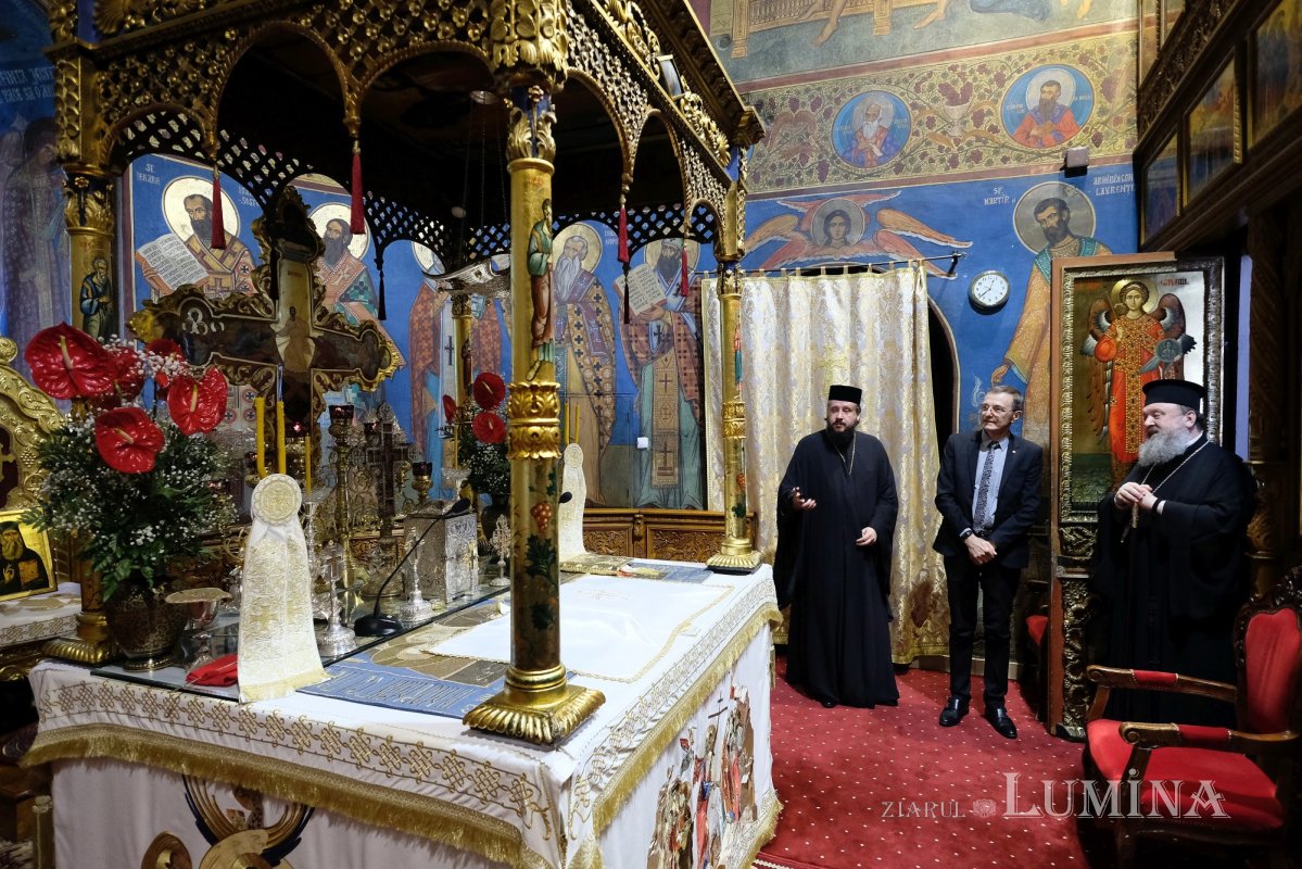 Preşedintele Academiei Române a vizitat Mănăstirea Radu Vodă și seminarul  din vecinătate 173224