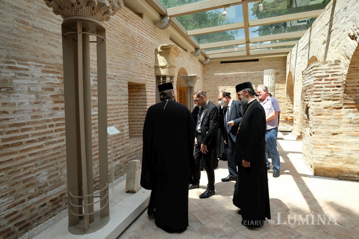 Preşedintele Academiei Române a vizitat Mănăstirea Radu Vodă și seminarul  din vecinătate 173227