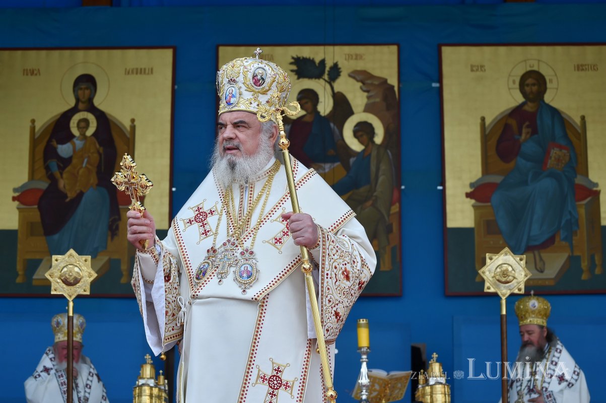 „Înălţat la ceruri, Hristos Domnul este prezent în Biserică prin harul Duhului Sfânt” 173384