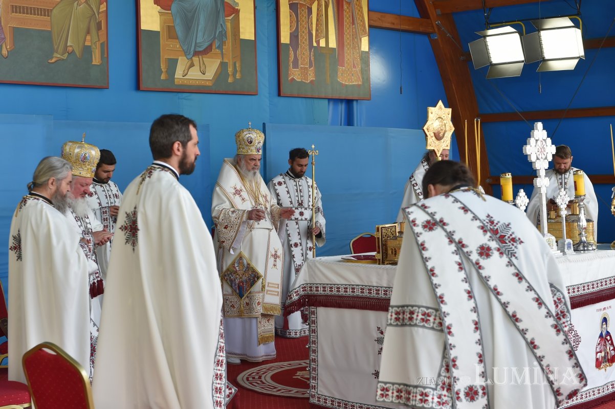 „Înălţat la ceruri, Hristos Domnul este prezent în Biserică prin harul Duhului Sfânt” 173388