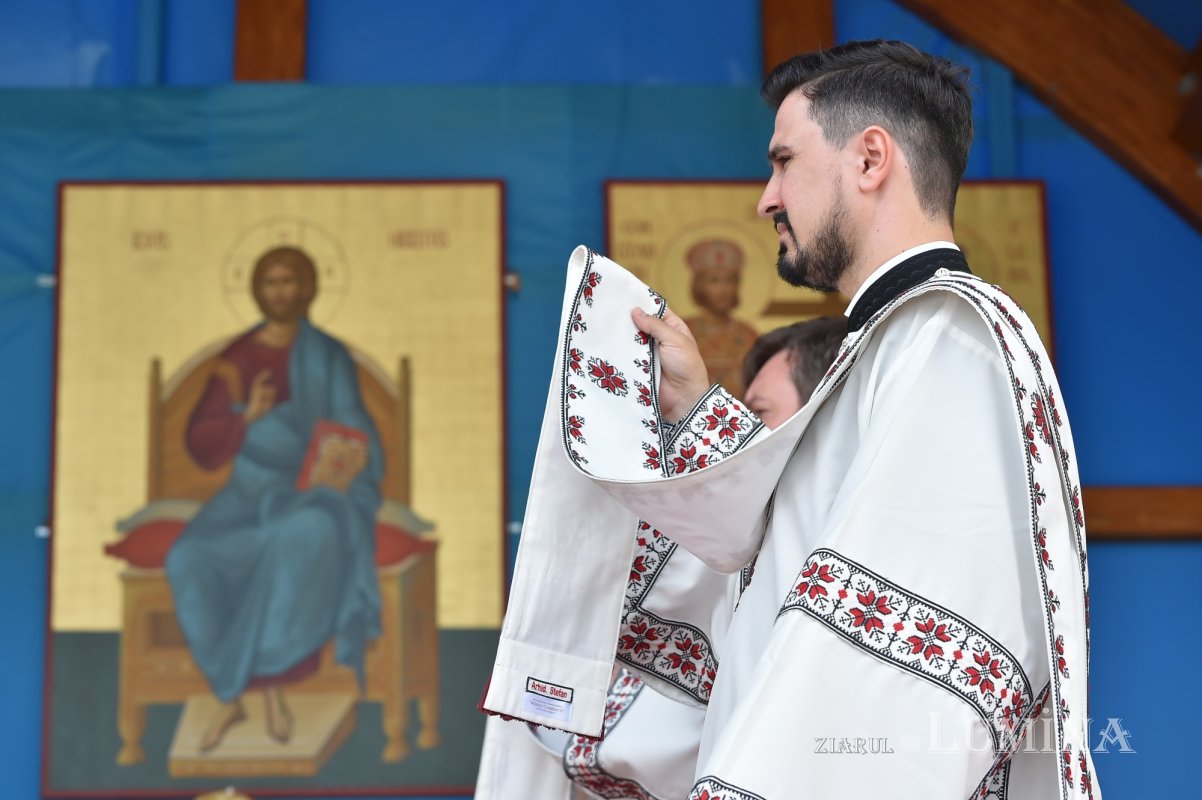 „Înălţat la ceruri, Hristos Domnul este prezent în Biserică prin harul Duhului Sfânt” 173389