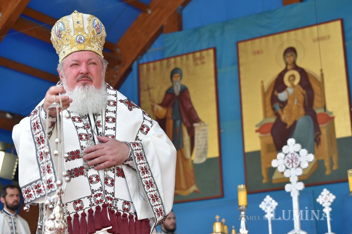 „Înălţat la ceruri, Hristos Domnul este prezent în Biserică prin harul Duhului Sfânt” 173395