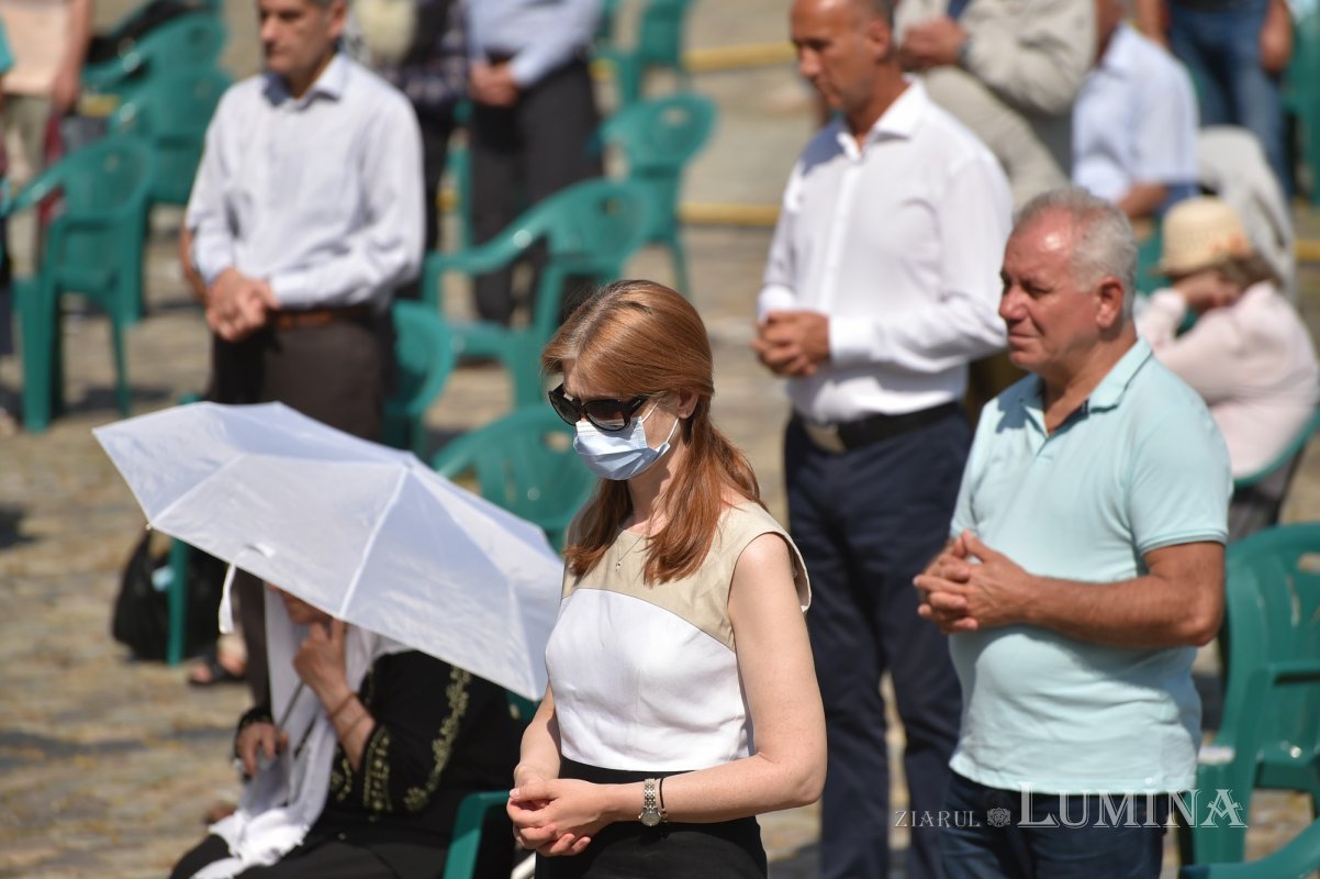 „Înălţat la ceruri, Hristos Domnul este prezent în Biserică prin harul Duhului Sfânt” 173400