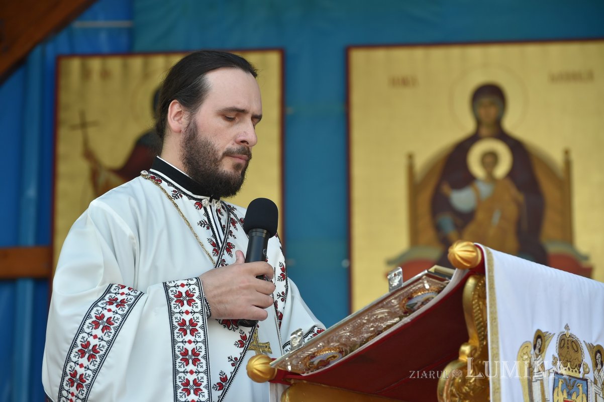 „Înălţat la ceruri, Hristos Domnul este prezent în Biserică prin harul Duhului Sfânt” 173403