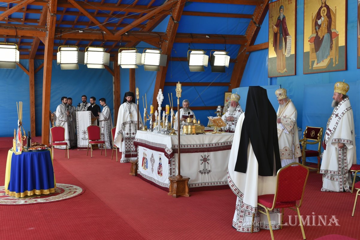 „Înălţat la ceruri, Hristos Domnul este prezent în Biserică prin harul Duhului Sfânt” 173411