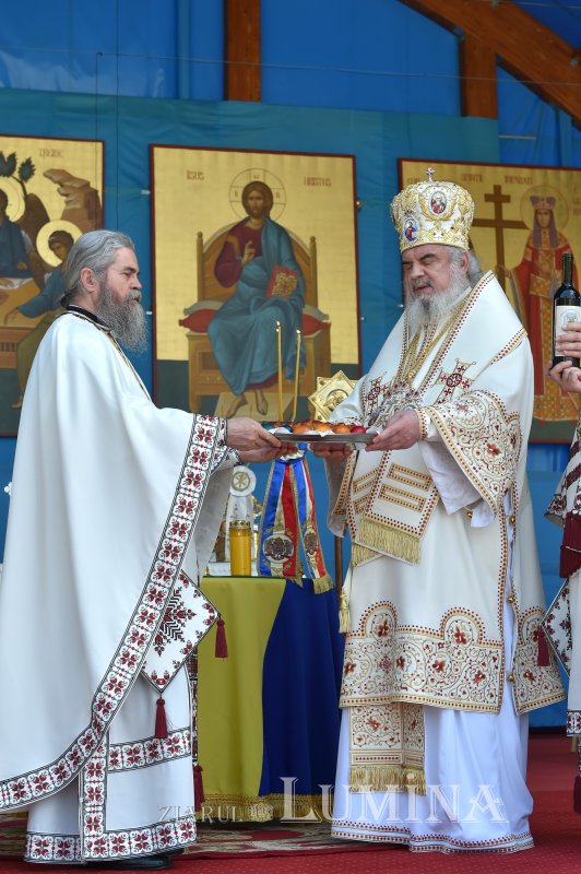 „Înălţat la ceruri, Hristos Domnul este prezent în Biserică prin harul Duhului Sfânt” 173417