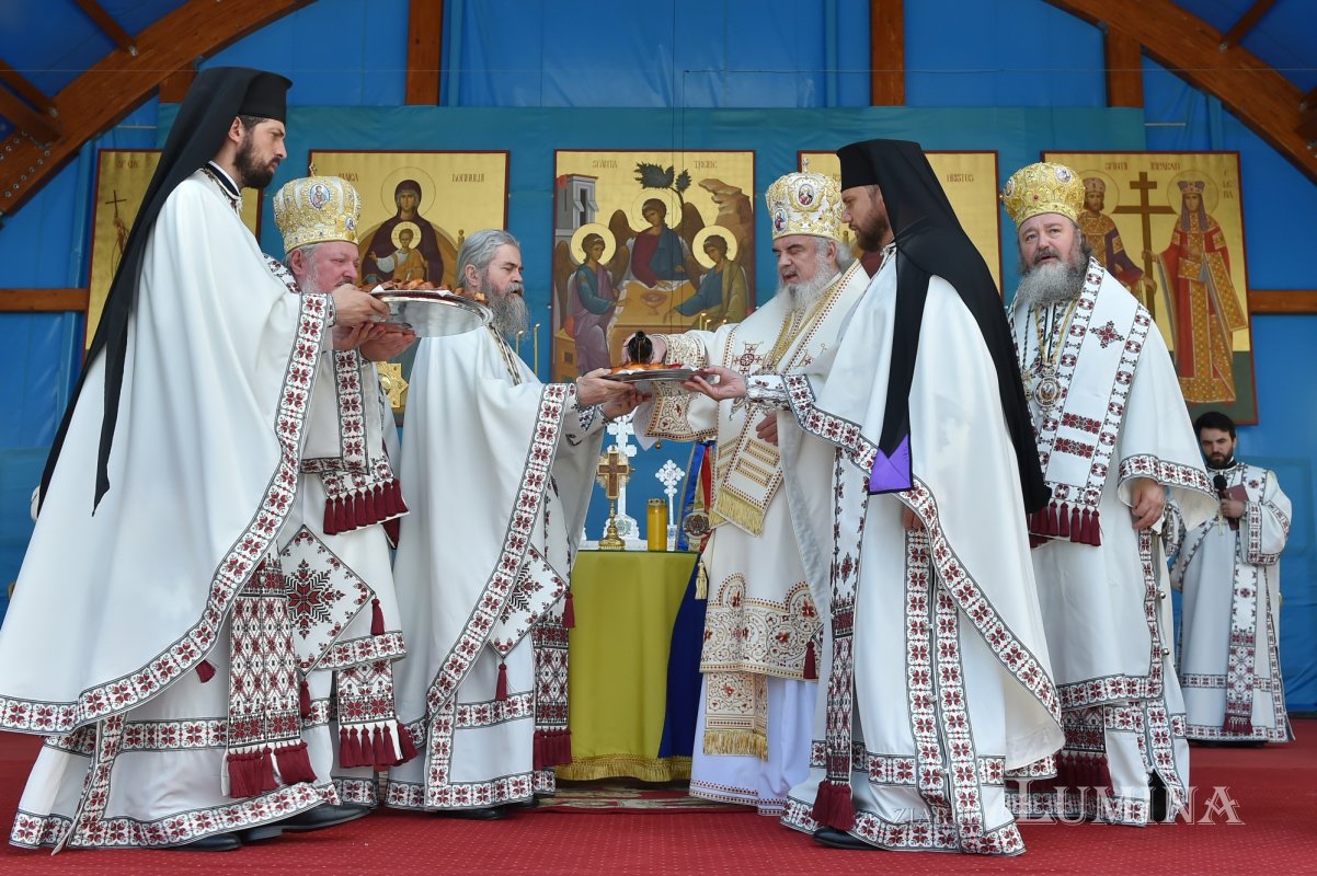 „Înălţat la ceruri, Hristos Domnul este prezent în Biserică prin harul Duhului Sfânt” 173418