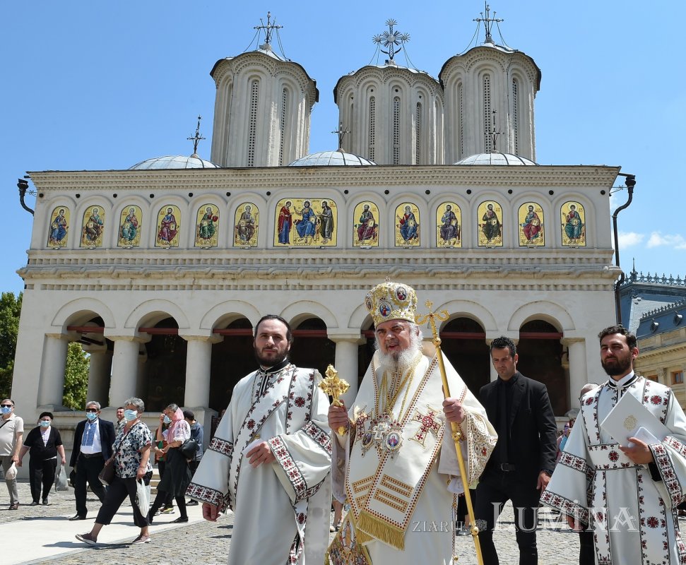 „Înălţat la ceruri, Hristos Domnul este prezent în Biserică prin harul Duhului Sfânt” 173420