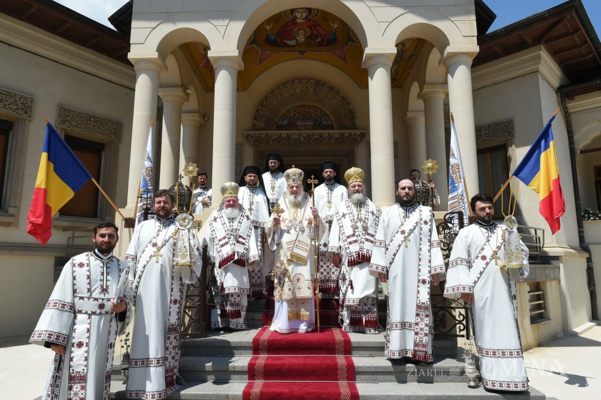 „Înălţat la ceruri, Hristos Domnul este prezent în Biserică prin harul Duhului Sfânt” 173421