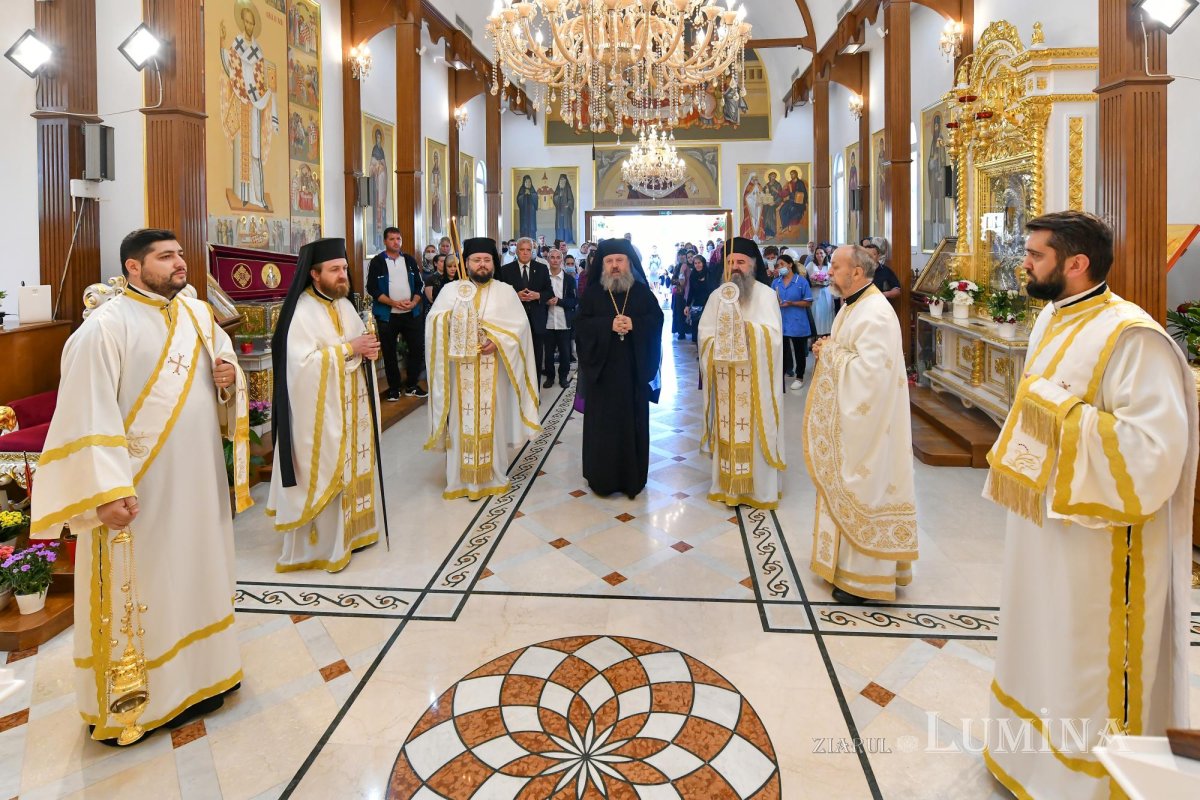 Sărbătorirea hramului principal al Catedralei Naționale la paraclisul din vecinătate 173480