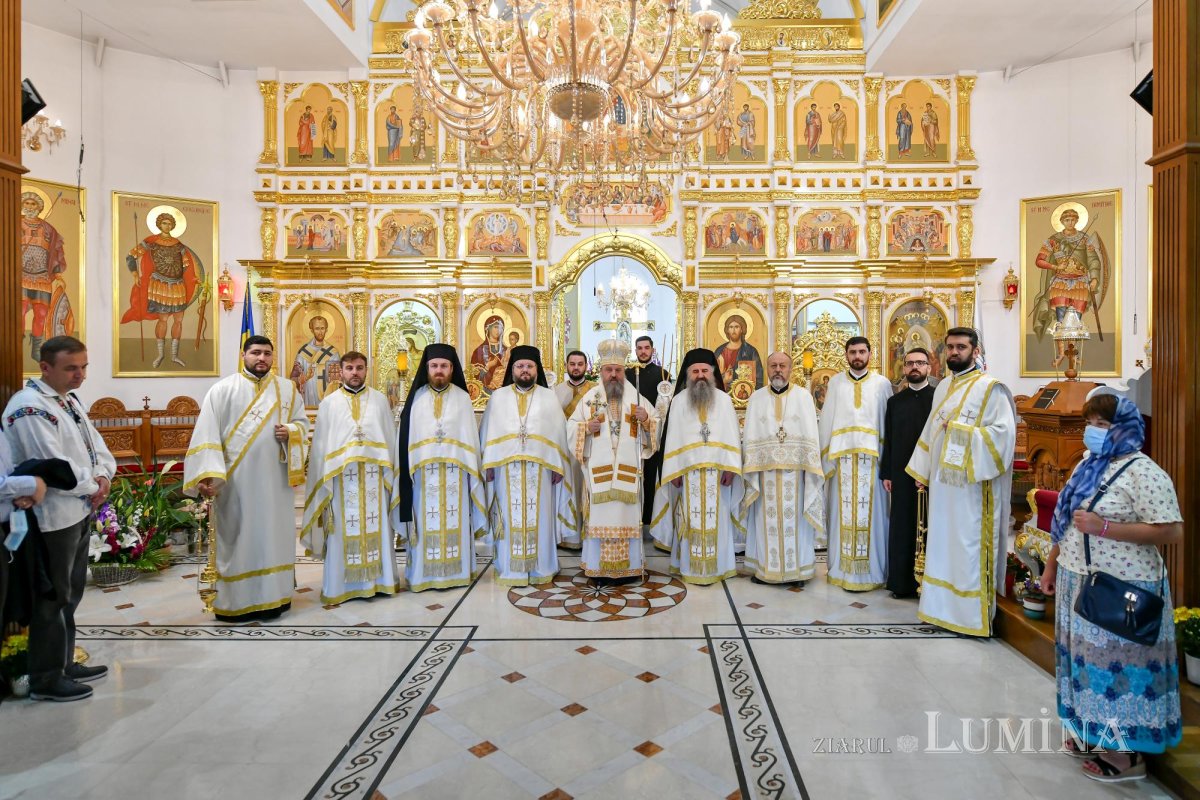 Sărbătorirea hramului principal al Catedralei Naționale la paraclisul din vecinătate 173482