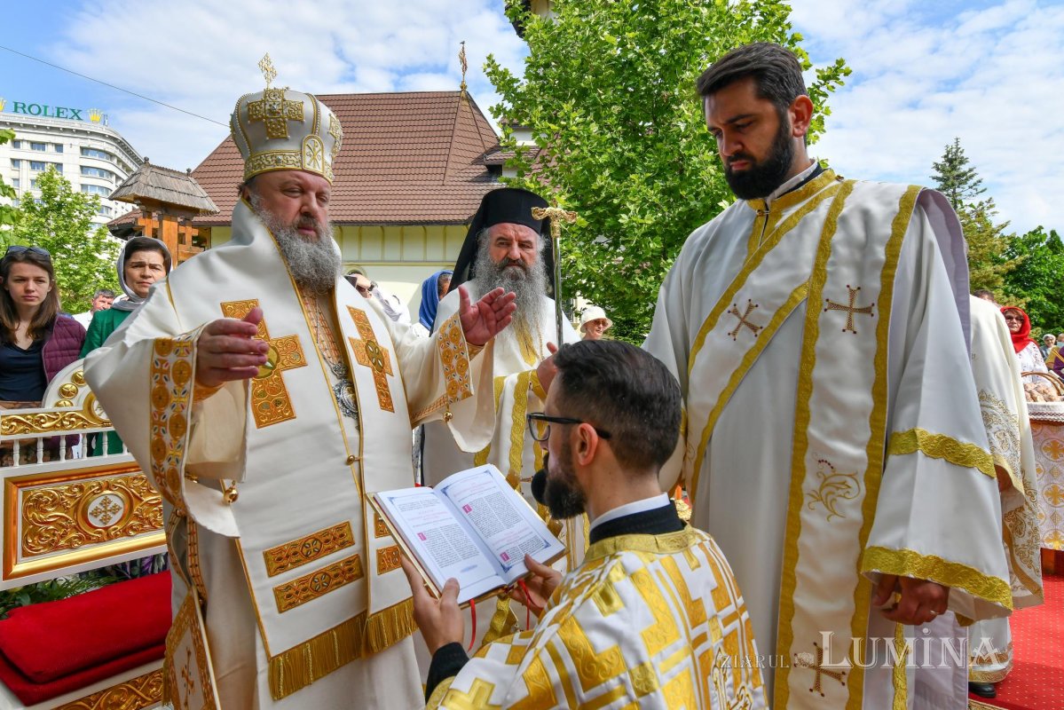 Sărbătorirea hramului principal al Catedralei Naționale la paraclisul din vecinătate 173485