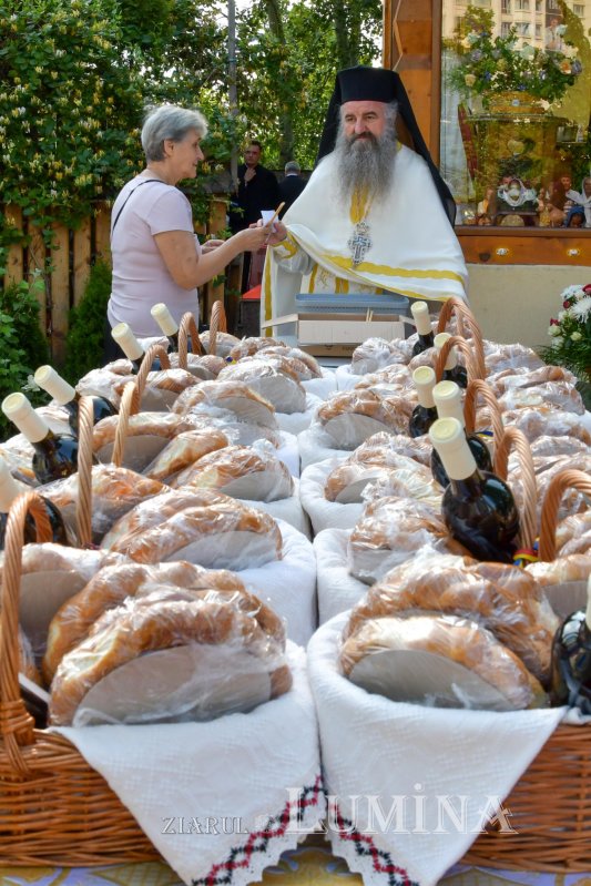 Sărbătorirea hramului principal al Catedralei Naționale la paraclisul din vecinătate 173487