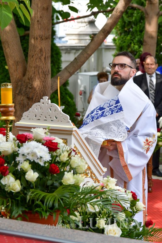 Sărbătorirea hramului principal al Catedralei Naționale la paraclisul din vecinătate 173493