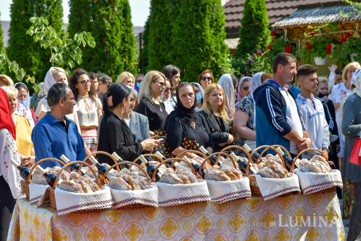 Sărbătorirea hramului principal al Catedralei Naționale la paraclisul din vecinătate 173497