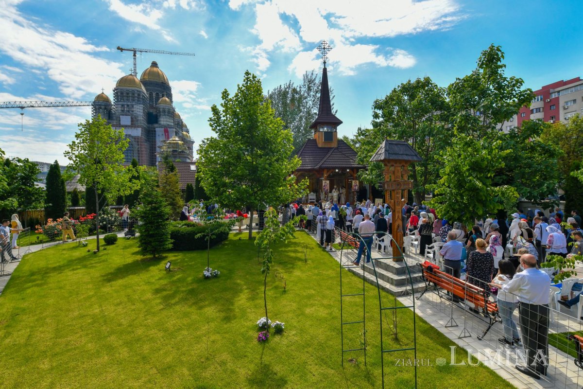 Sărbătorirea hramului principal al Catedralei Naționale la paraclisul din vecinătate 173508