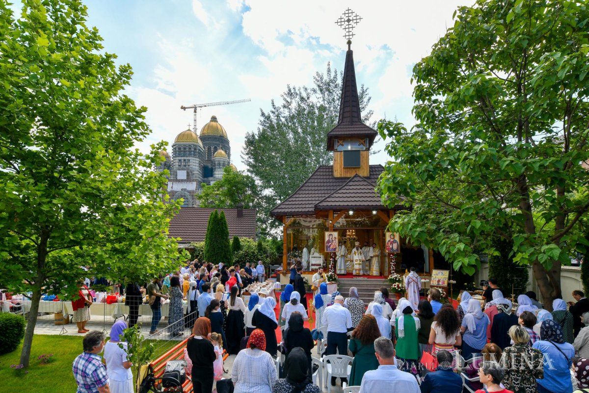 Sărbătorirea hramului principal al Catedralei Naționale la paraclisul din vecinătate 173510