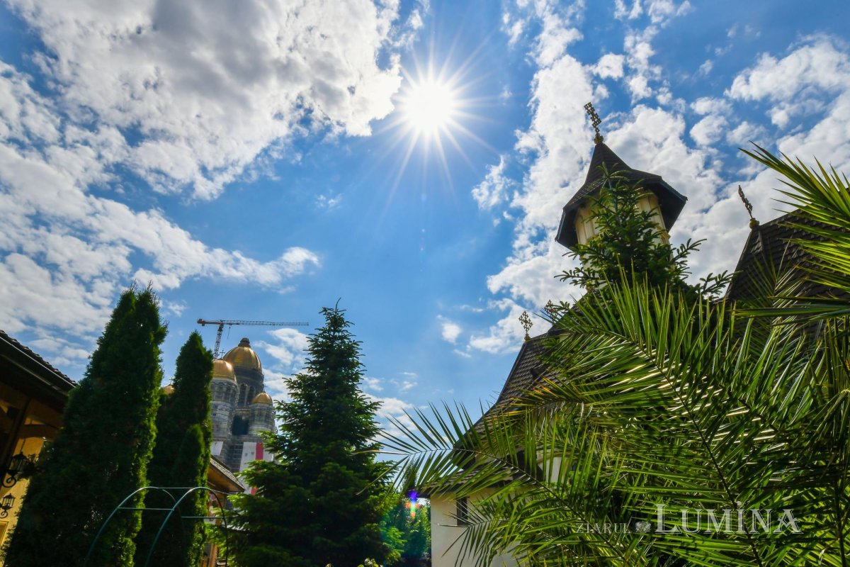 Sărbătorirea hramului principal al Catedralei Naționale la paraclisul din vecinătate 173513