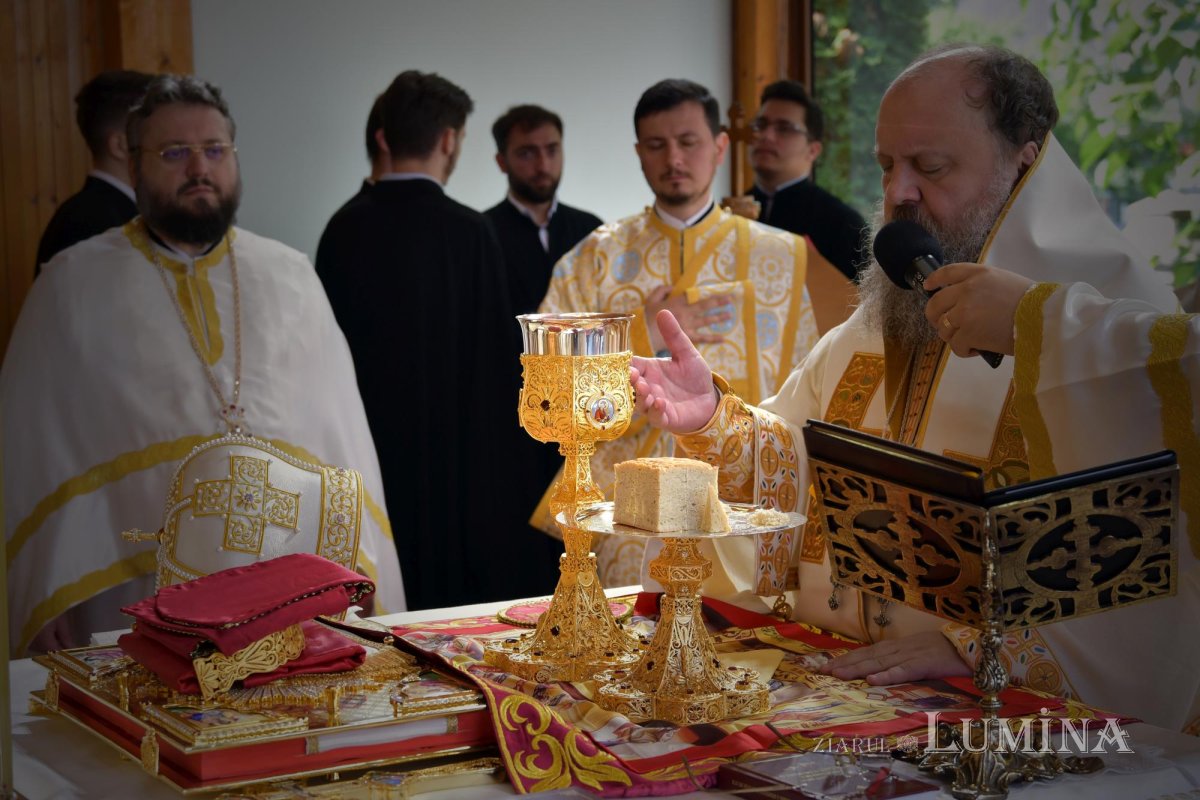 Sărbătorirea hramului principal al Catedralei Naționale la paraclisul din vecinătate 173521