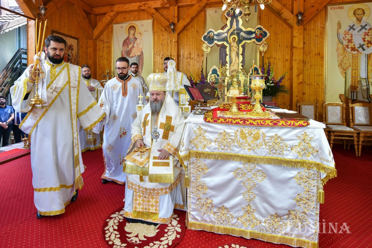 Sărbătorirea hramului principal al Catedralei Naționale la paraclisul din vecinătate 173524