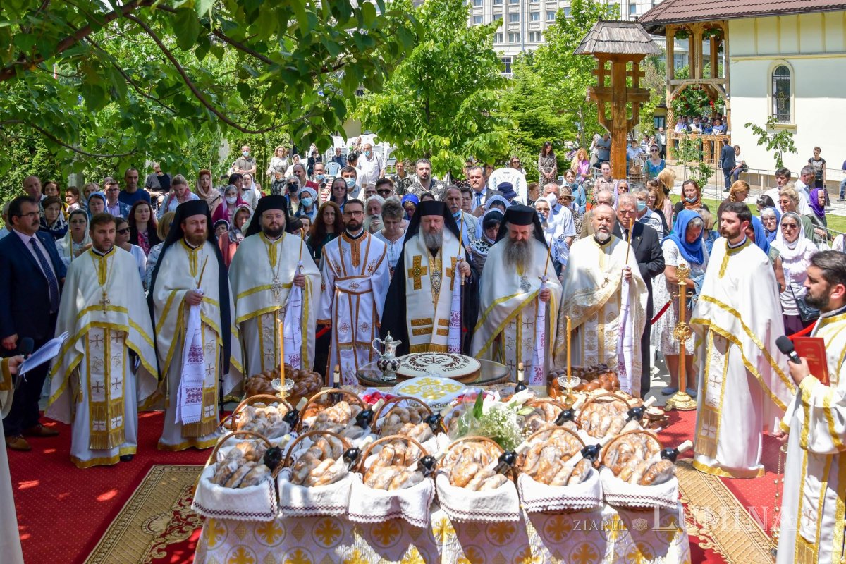 Sărbătorirea hramului principal al Catedralei Naționale la paraclisul din vecinătate 173528