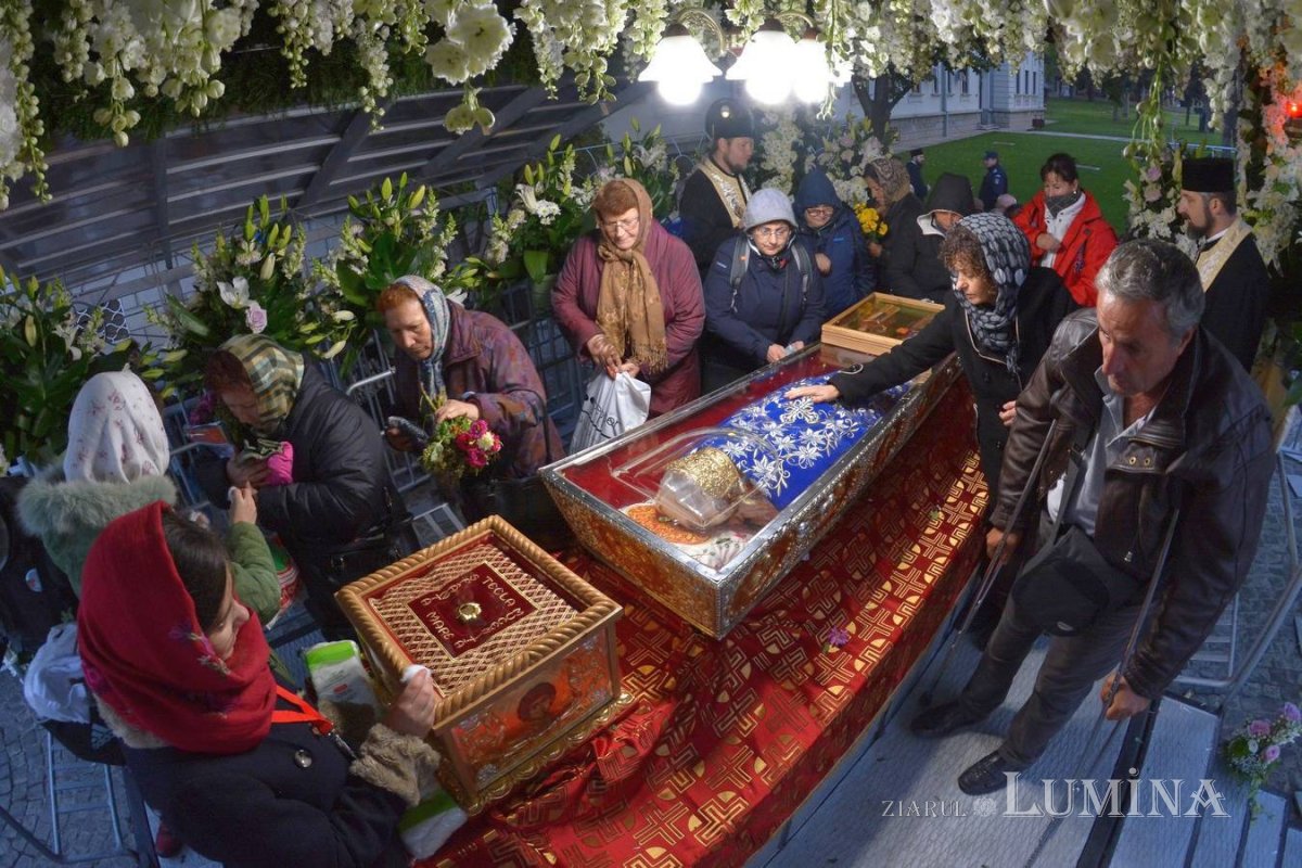 Sfânta Parascheva „cea mult folositoare” este un mare dar pentru poporul român 173580